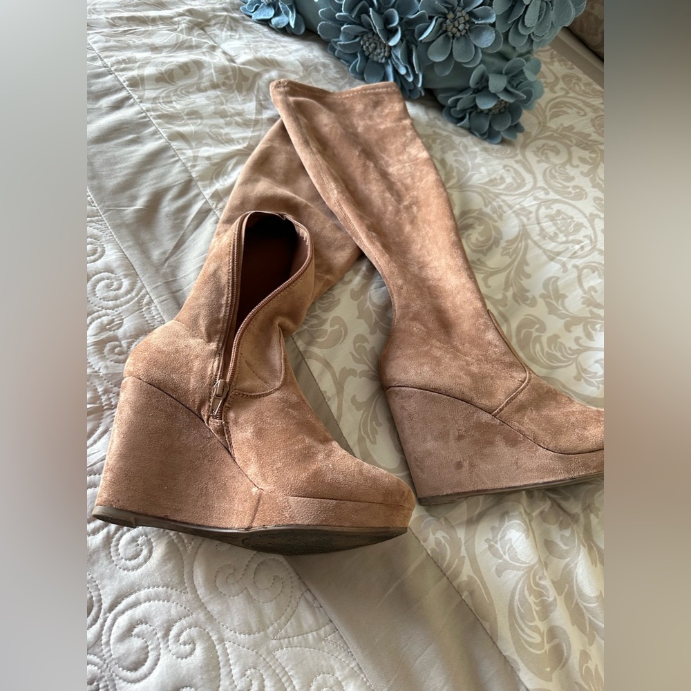 Rouge knee high wedge tan boot